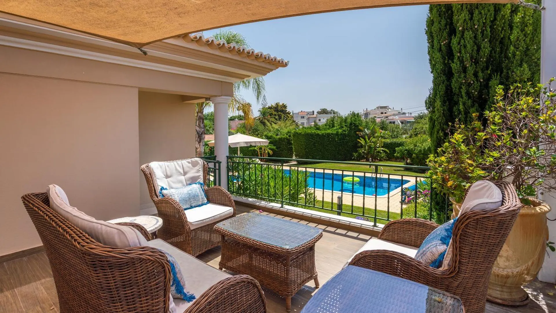 Fonte Santa Villa Quarteira